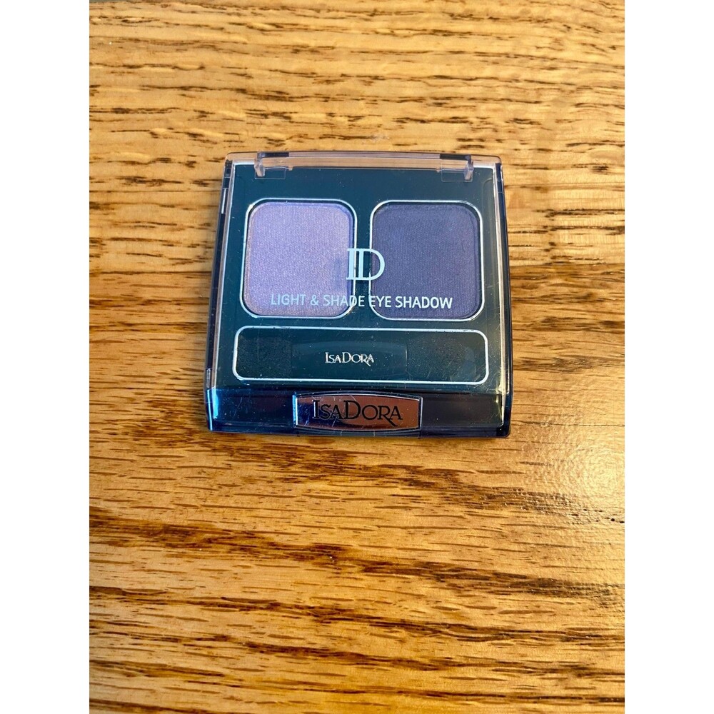 IsaDora Eye Shadow Quartet- VTG 07 ￼ Frosty Lilac light & shade Purple Lavender